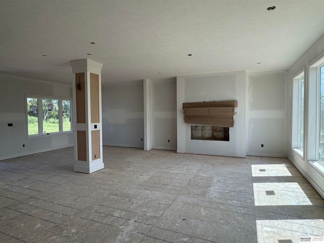 21313 Y Street, Elkhorn, NE 68022