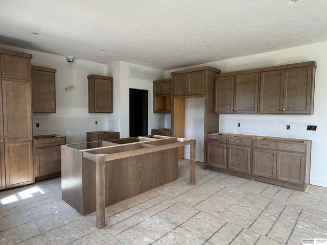 21313 Y Street, Elkhorn, NE 68022