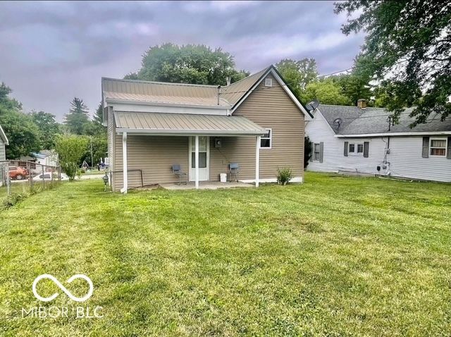 120 W Warren Street, Mitchell, IN 47446