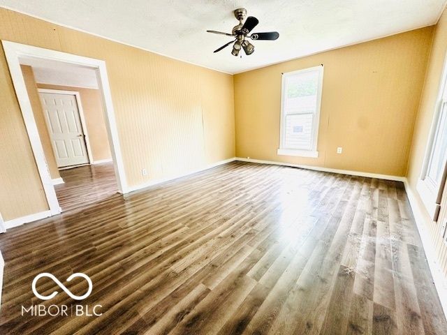 120 W Warren Street, Mitchell, IN 47446