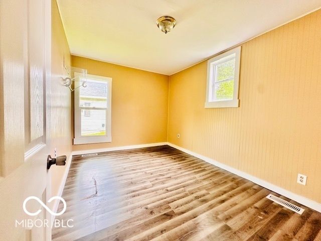 120 W Warren Street, Mitchell, IN 47446