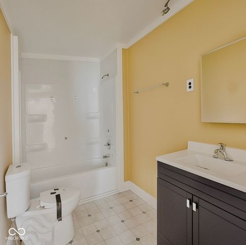 120 W Warren Street, Mitchell, IN 47446