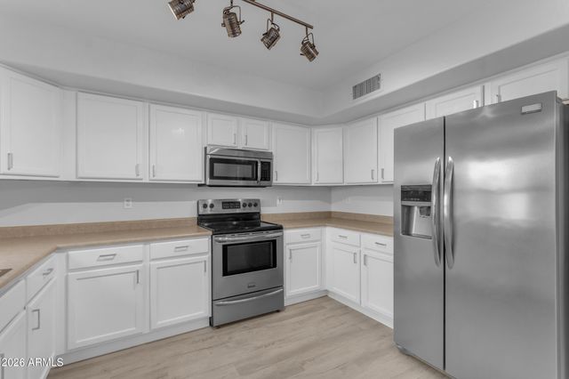 4662 E CHERRY HILLS Drive, Chandler, AZ 85249