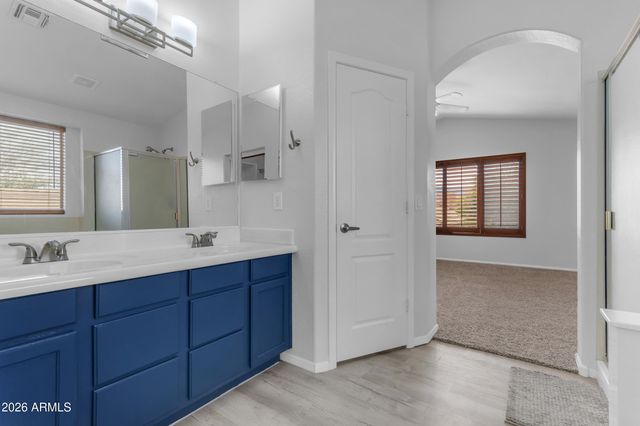 4662 E CHERRY HILLS Drive, Chandler, AZ 85249