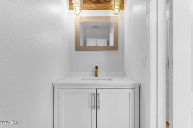 4662 E CHERRY HILLS Drive, Chandler, AZ 85249