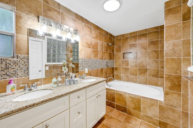 5310 Claremont Street A, Houston, TX 77023