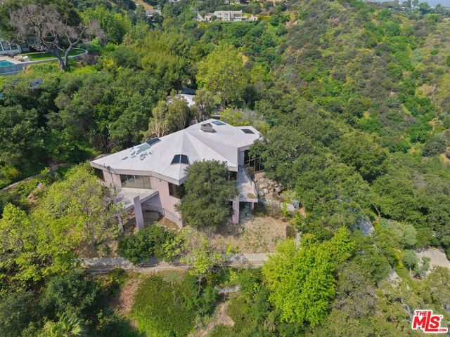 13335 Mulholland Drive, Beverly Hills, CA 90210