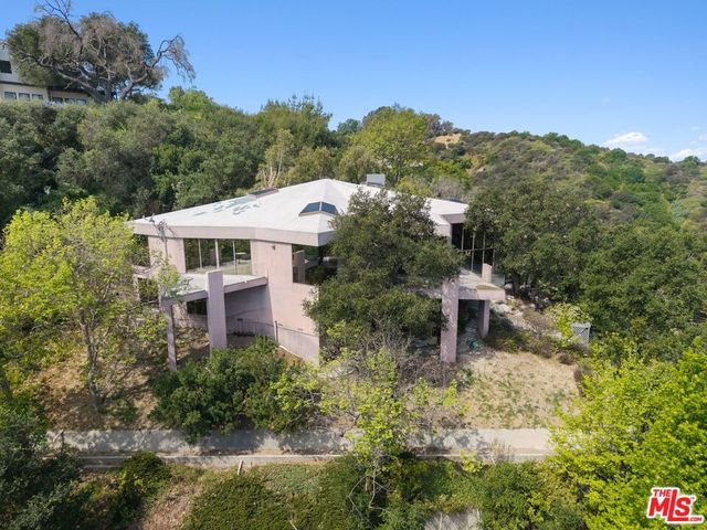 13335 Mulholland Drive, Beverly Hills, CA 90210