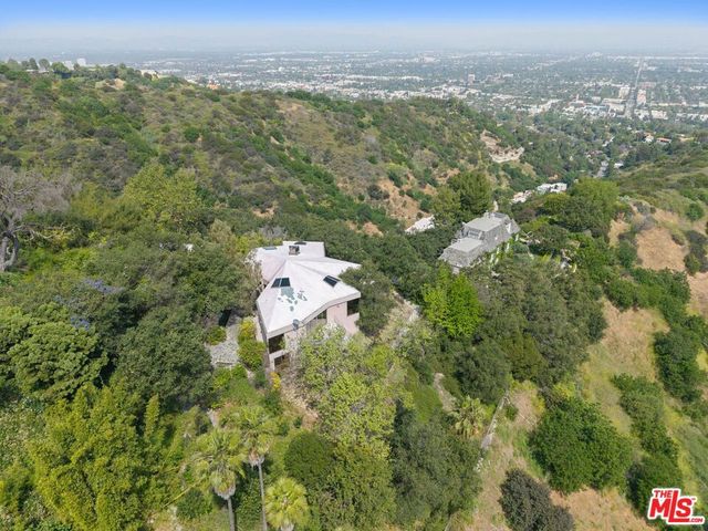 13335 Mulholland Drive, Beverly Hills, CA 90210