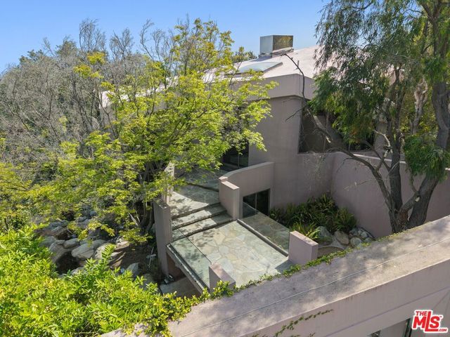 13335 Mulholland Drive, Beverly Hills, CA 90210
