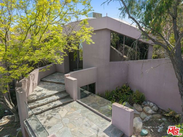 13335 Mulholland Drive, Beverly Hills, CA 90210