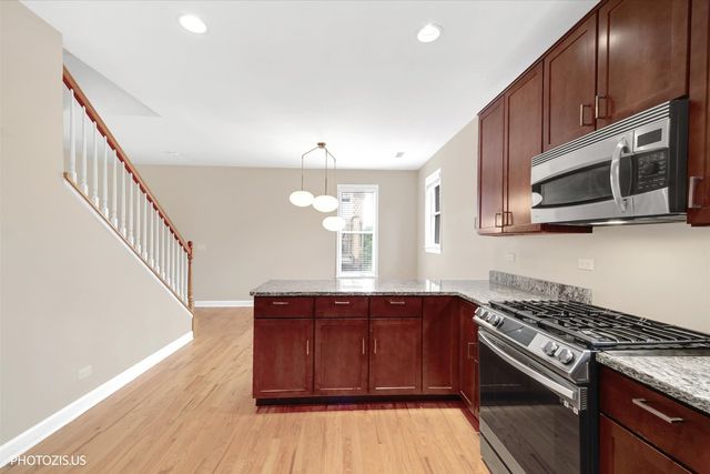 170 N Marion Street 14, Oak Park, IL 60302