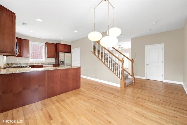 170 N Marion Street 14, Oak Park, IL 60302