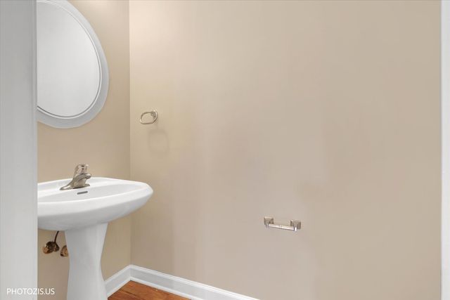 170 N Marion Street 14, Oak Park, IL 60302
