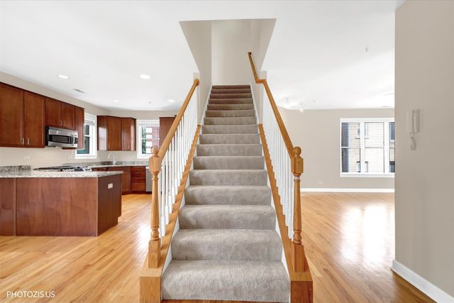 170 N Marion Street 14, Oak Park, IL 60302