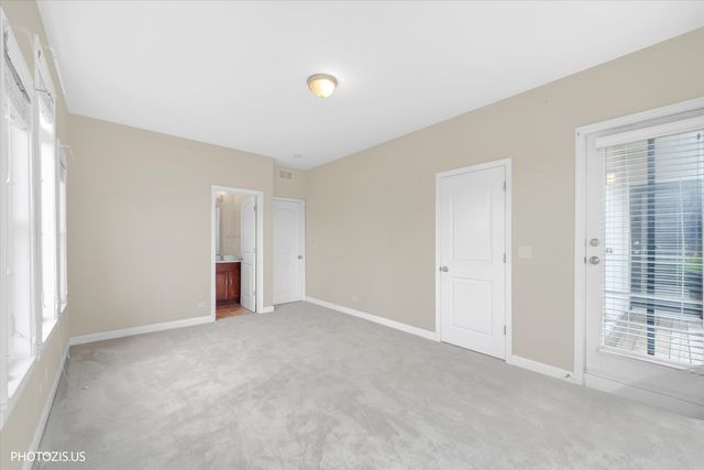 170 N Marion Street 14, Oak Park, IL 60302