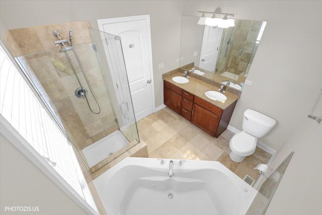 170 N Marion Street 14, Oak Park, IL 60302