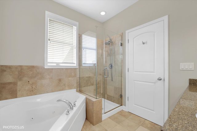 170 N Marion Street 14, Oak Park, IL 60302