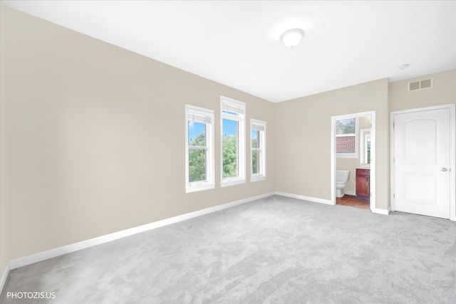 170 N Marion Street 14, Oak Park, IL 60302