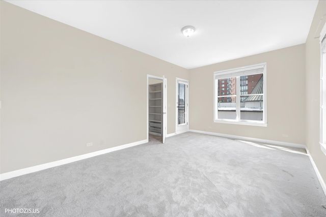 170 N Marion Street 14, Oak Park, IL 60302