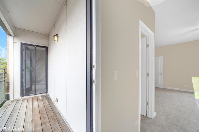 170 N Marion Street 14, Oak Park, IL 60302