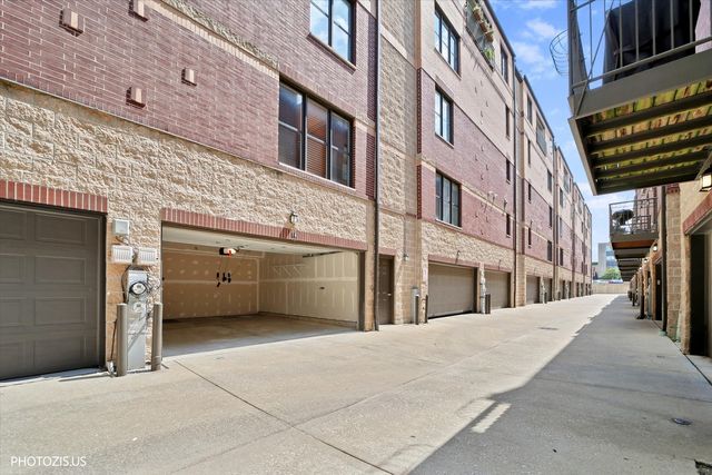170 N Marion Street 14, Oak Park, IL 60302