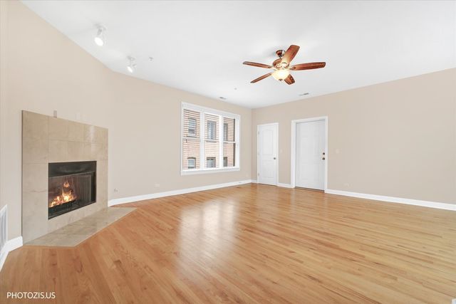 170 N Marion Street 14, Oak Park, IL 60302
