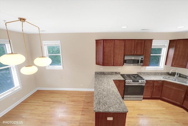 170 N Marion Street 14, Oak Park, IL 60302