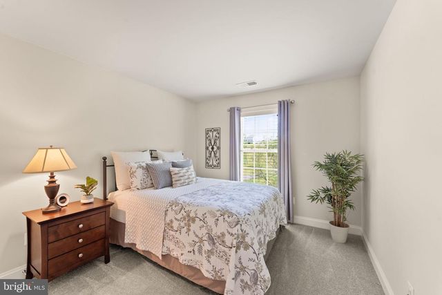 18113 LINDEN GROVE CT, Purcellville, VA 20132