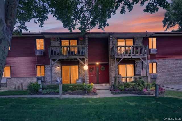 263 River Avenue 52, Patchogue, NY 11772