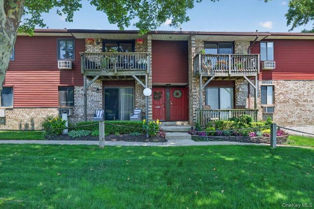 263 River Avenue 52, Patchogue, NY 11772