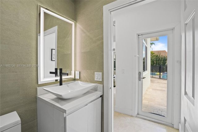 2569 Eagle Run Lane 0, Weston, FL 33327
