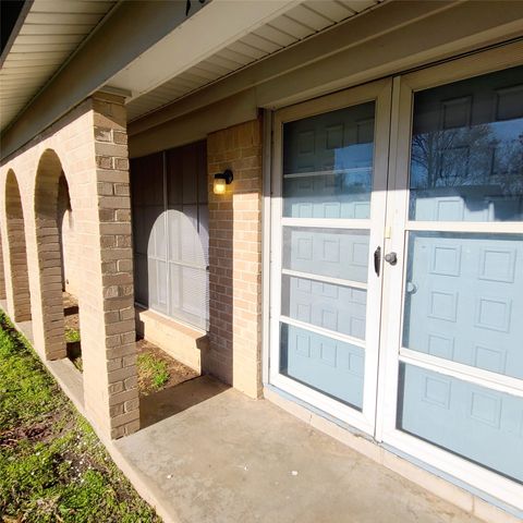 1026 Brookshire Circle, Garland, TX 75043