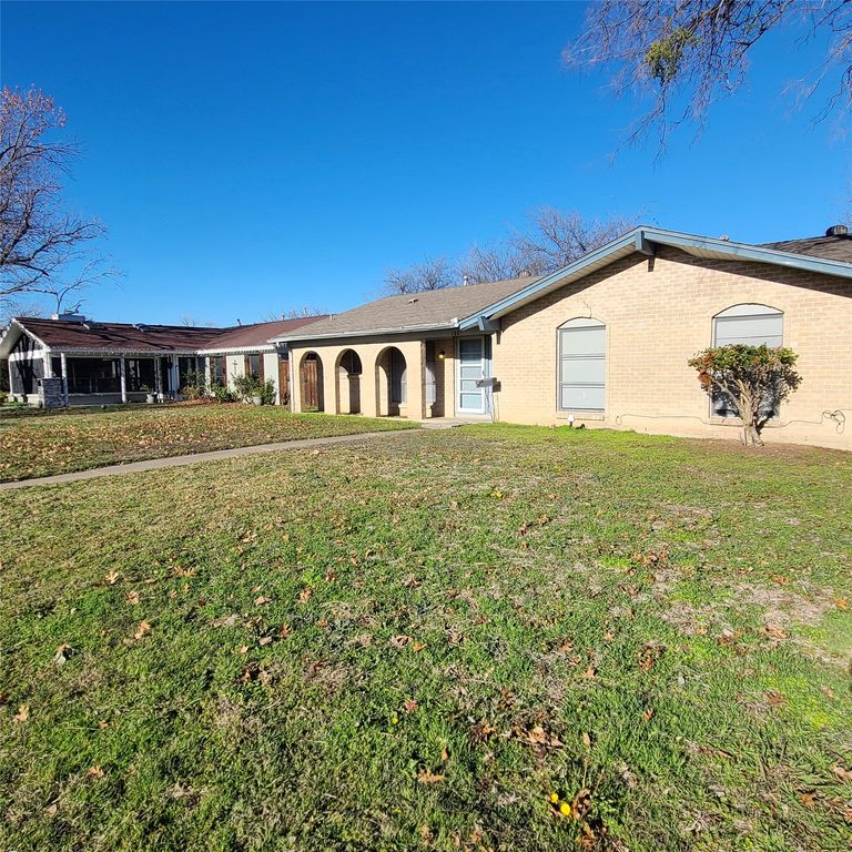 1026 Brookshire Circle, Garland, TX 75043