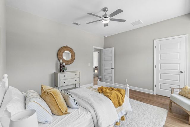 8300 Tavira Street, Navarre, FL 32566