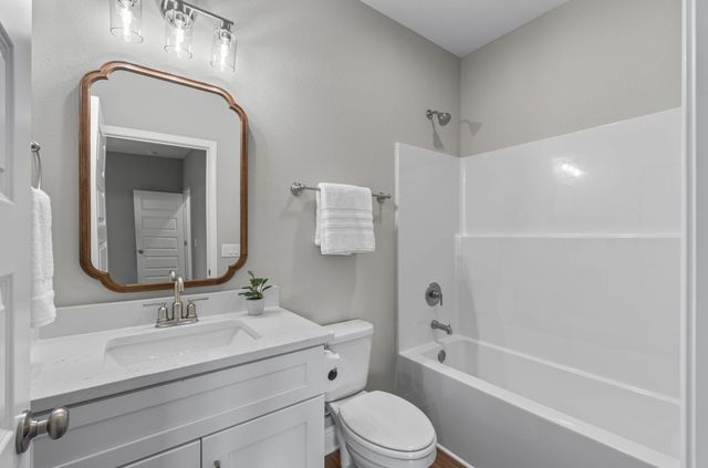 8300 Tavira Street, Navarre, FL 32566