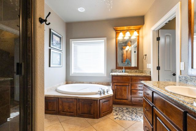 4967 Lighthouse Springs Drive, Grove, OK 74344