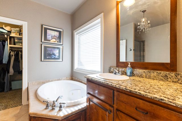 4967 Lighthouse Springs Drive, Grove, OK 74344