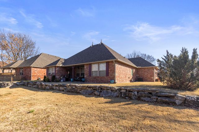4967 Lighthouse Springs Drive, Grove, OK 74344