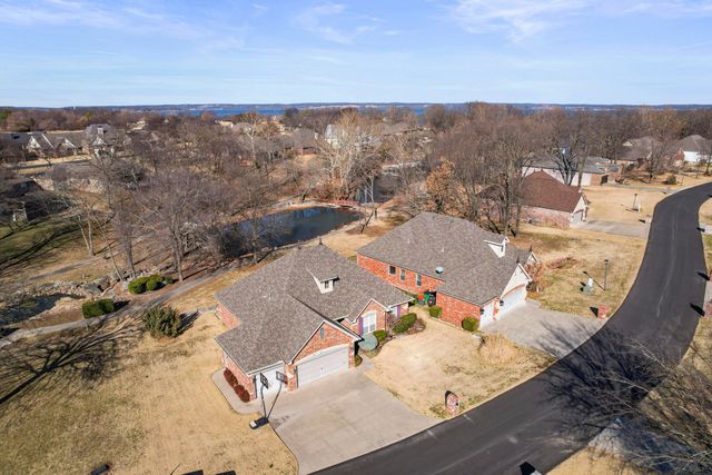 4967 Lighthouse Springs Drive, Grove, OK 74344