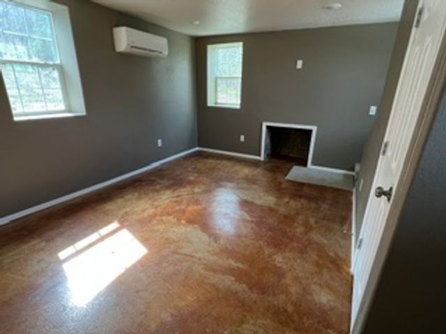 2951 Black Oak Road, Fayetteville, AR 72701