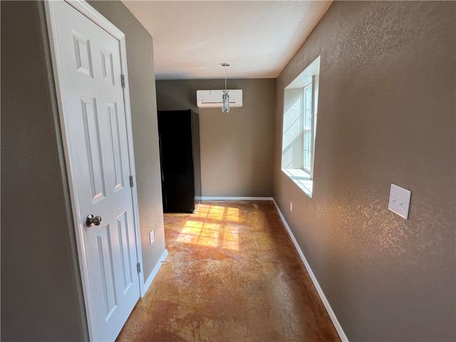 2951 Black Oak Road, Fayetteville, AR 72701