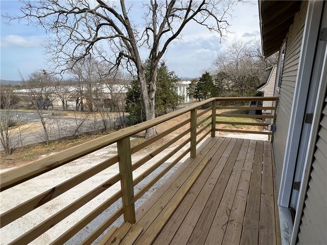 2951 Black Oak Road, Fayetteville, AR 72701