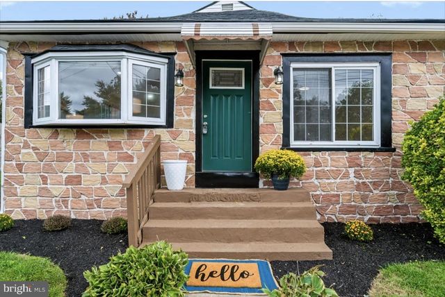 2377 BOOKER AVE, Aston, PA 19014