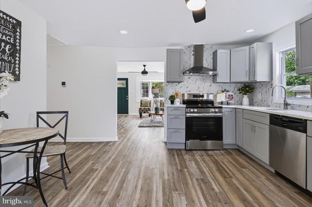 2377 BOOKER AVE, Aston, PA 19014