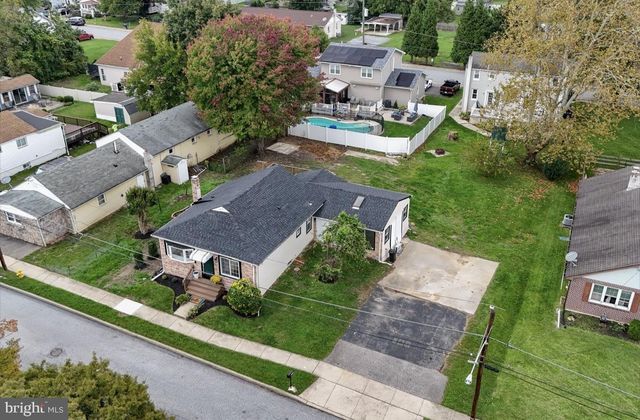 2377 BOOKER AVE, Aston, PA 19014
