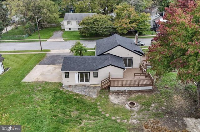 2377 BOOKER AVE, Aston, PA 19014