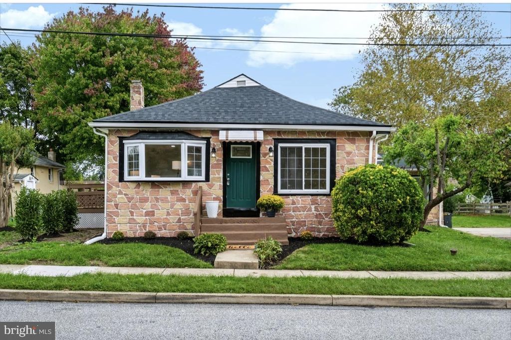 2377 BOOKER AVE, Aston, PA 19014