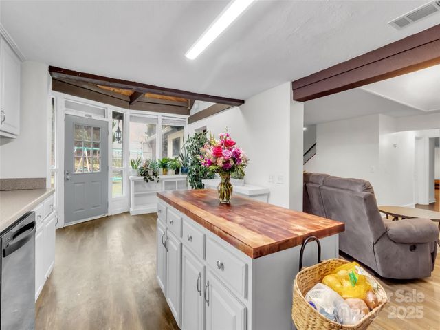 126 Arrowwood Way, Canton, NC 28716