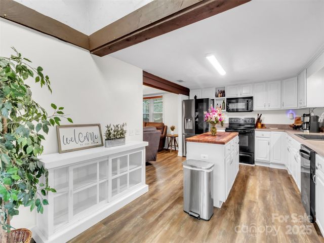 126 Arrowwood Way, Canton, NC 28716